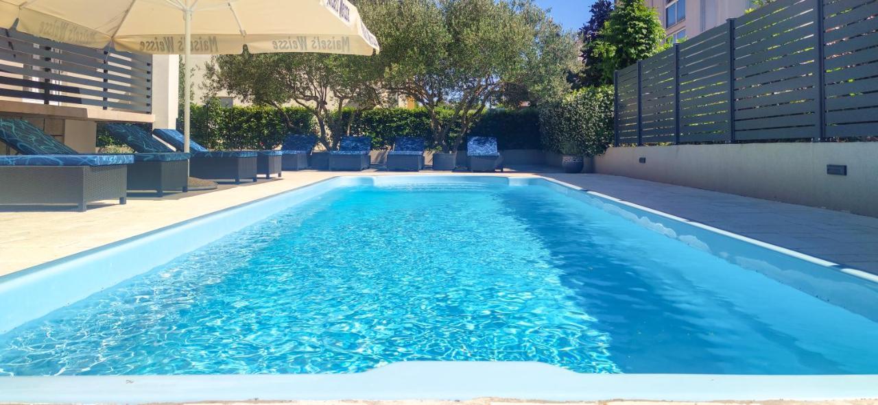 Endless Summer House Barbara Zadar